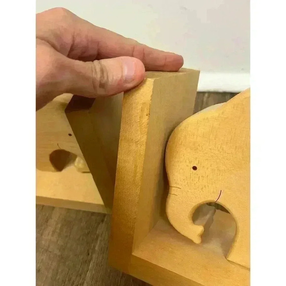 Montet Bois Switzerland Wooden Carved Elephant Bookends Brown Set of 2 - Picture 6 of 10